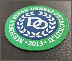 Okul, güvenlik ve spor kulüpleri için dokuma logolu armalar.